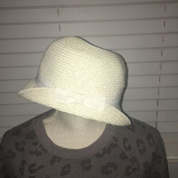 Other - Kids Cream Hat NWOT​